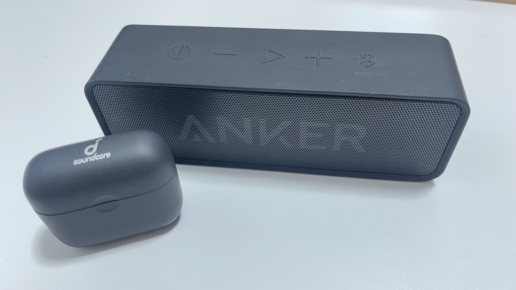ANKER製品で愛用しているBluetoothイヤフォンとスピーカー